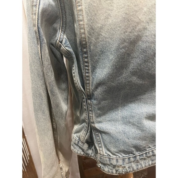 BLANKNYC Denim Light Wash Distressed Jean Jacket M - Picture 9 of 11